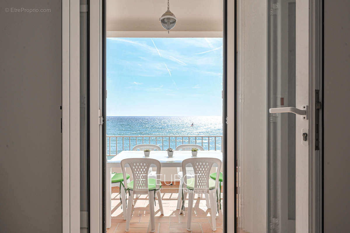 Appartement à SAINT-CYR-SUR-MER