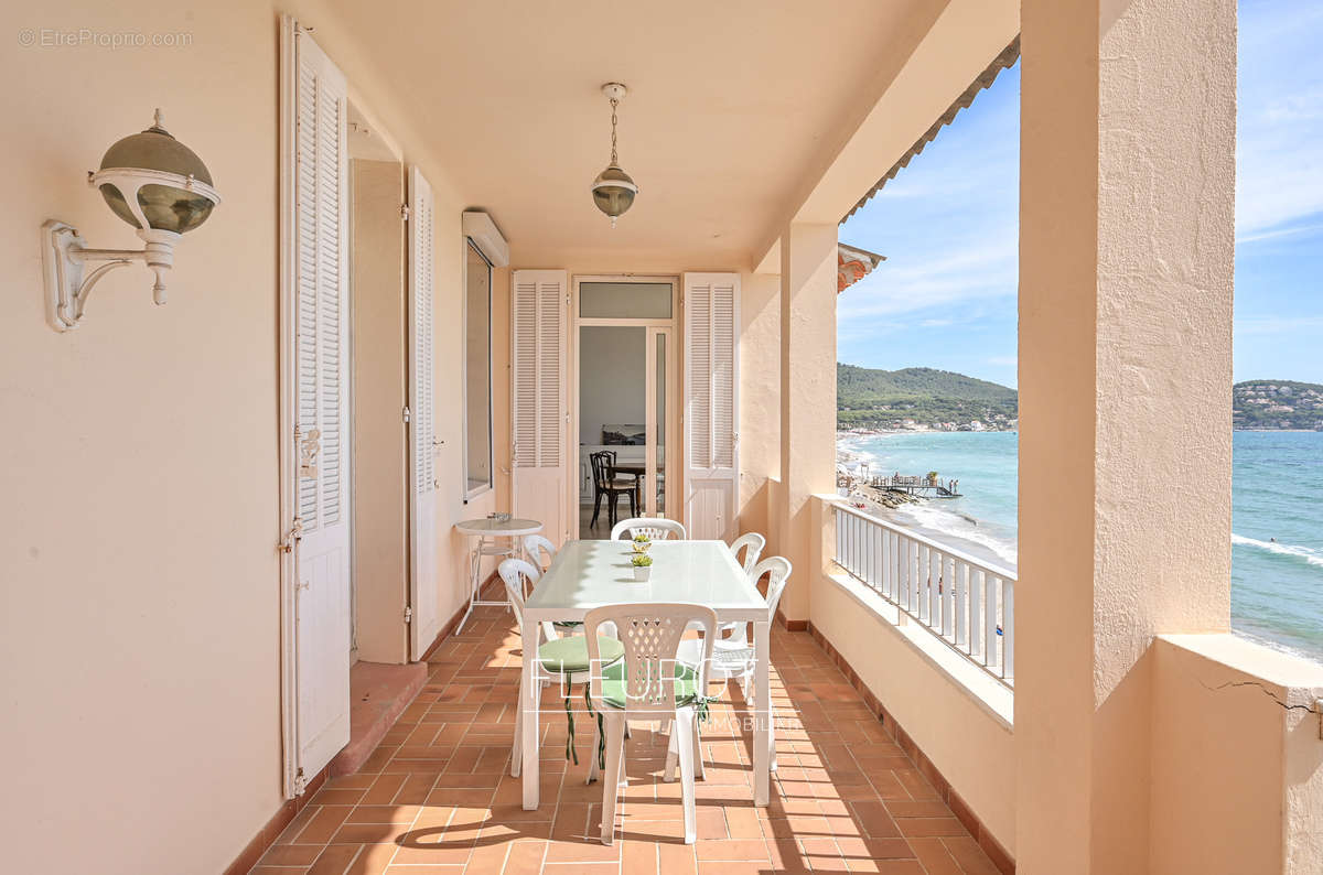 Appartement à SAINT-CYR-SUR-MER