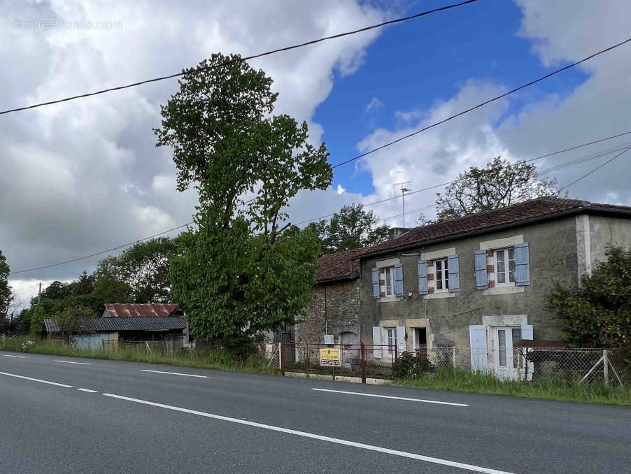 Maison à ROUMAZIERES-LOUBERT