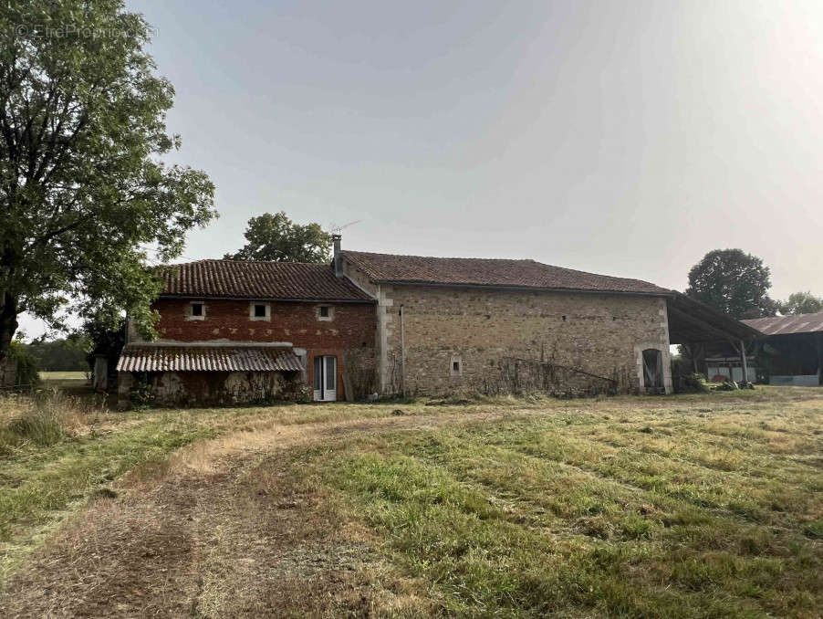 Maison à ROUMAZIERES-LOUBERT