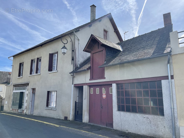 Maison à ARNAC-POMPADOUR