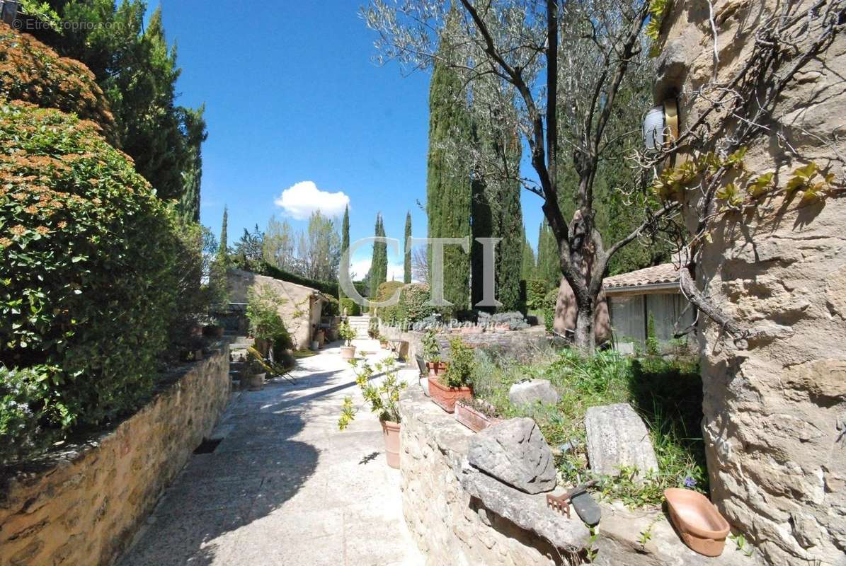 Maison à VAISON-LA-ROMAINE