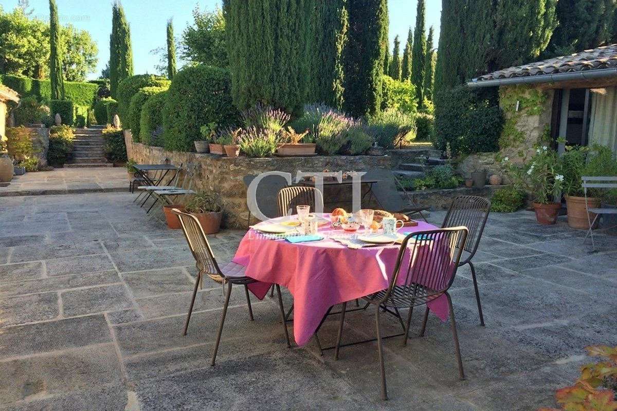 Maison à VAISON-LA-ROMAINE