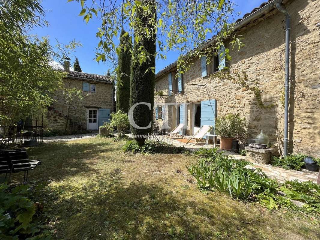 Maison à VAISON-LA-ROMAINE