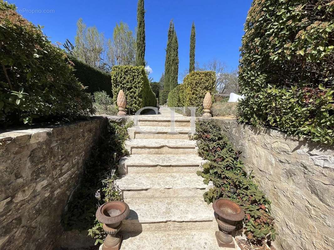 Maison à VAISON-LA-ROMAINE