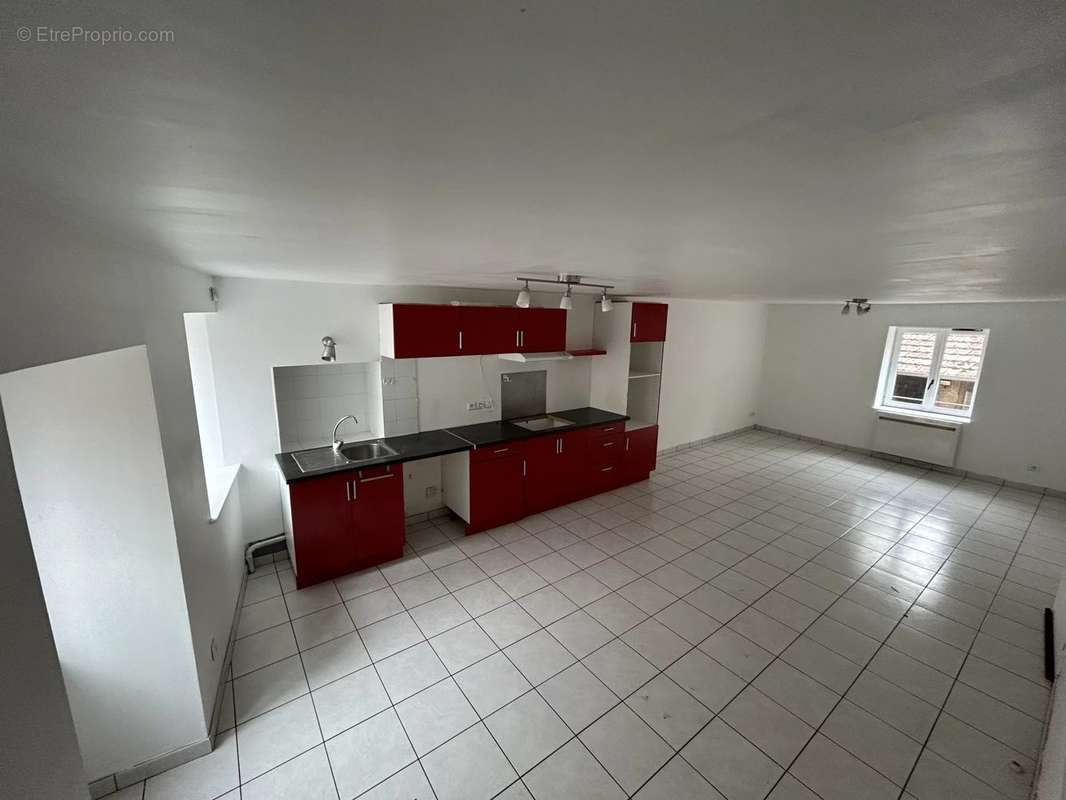 Appartement à CHAZAY-D&#039;AZERGUES