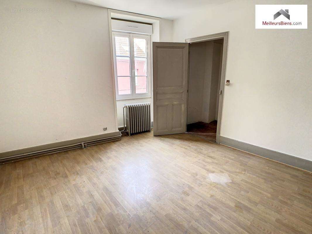 Appartement à MONTCEAU-LES-MINES