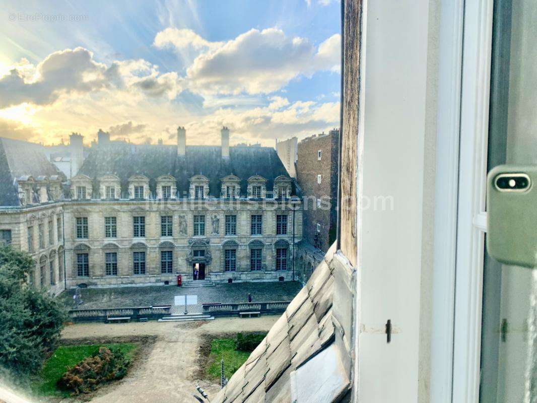 Appartement à PARIS-4E