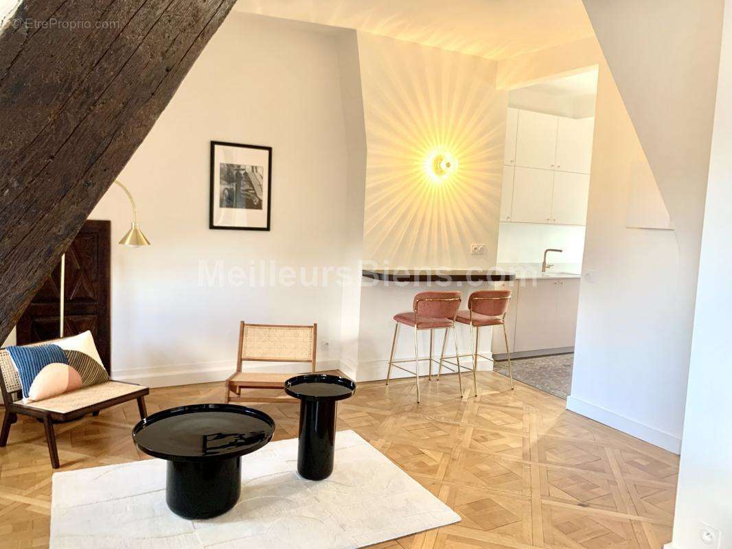 Appartement à PARIS-4E