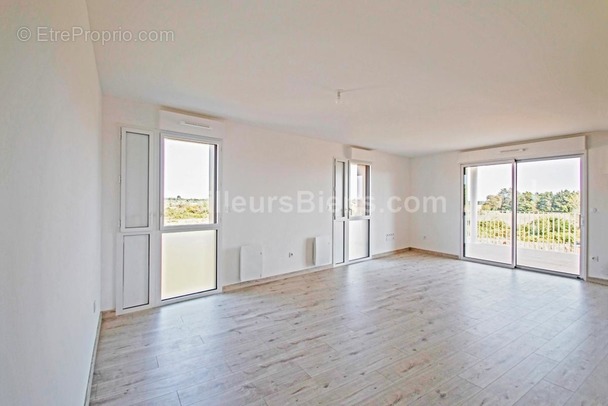 Appartement à MAUGUIO