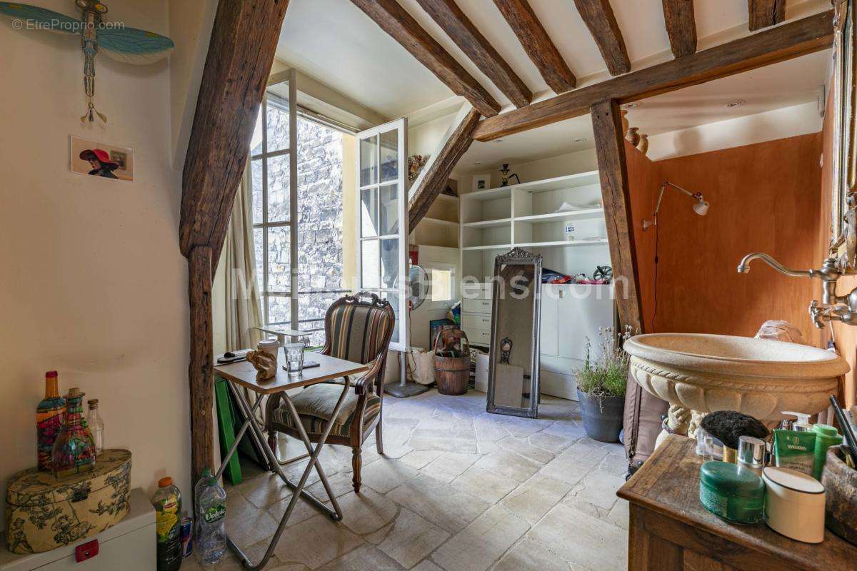 Appartement à PARIS-5E