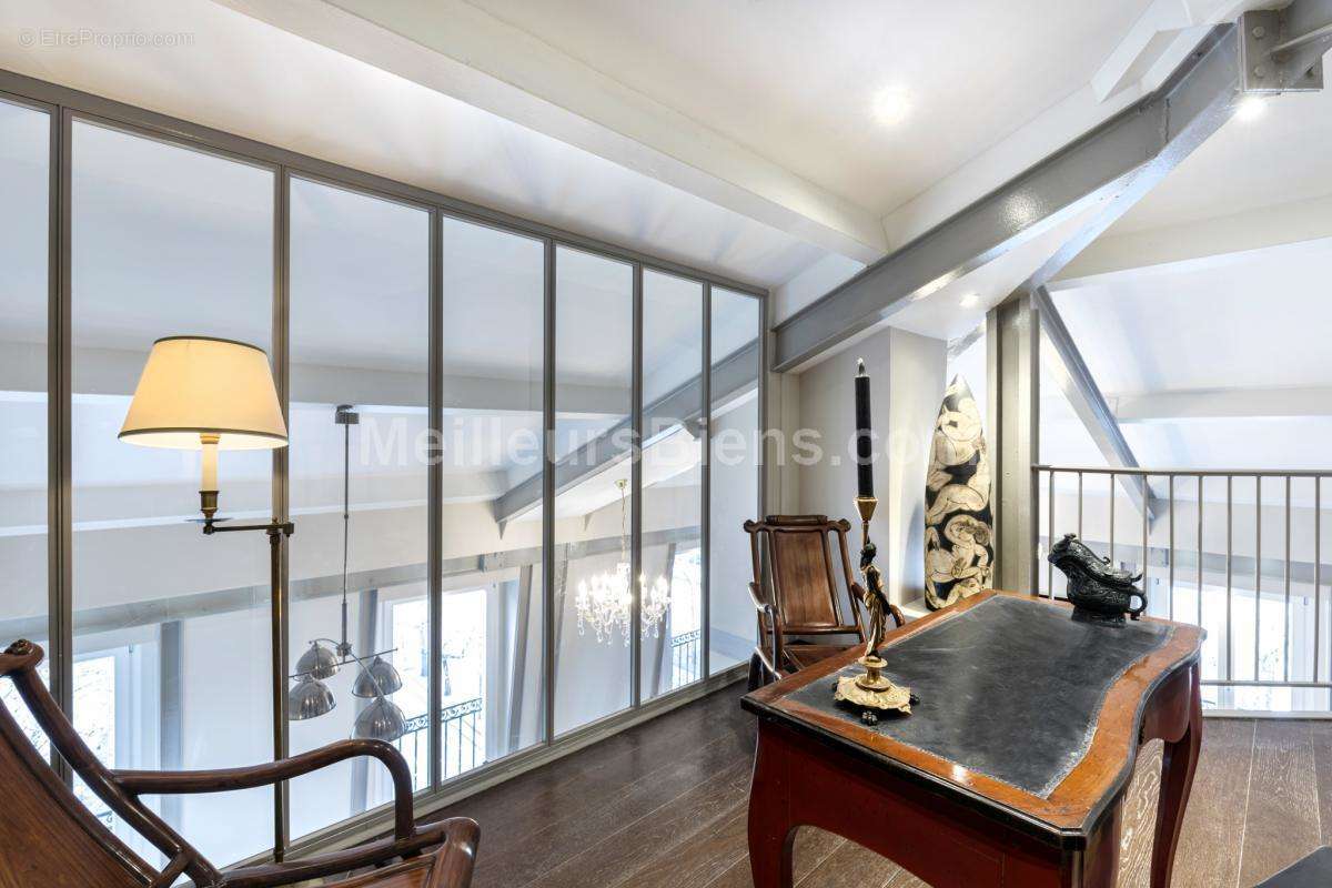 Appartement à PARIS-7E