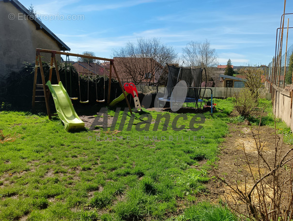 Appartement à FONTAINE-LES-LUXEUIL