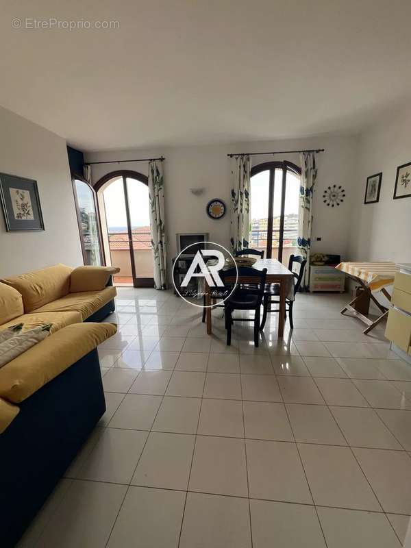 Appartement à ROQUEBRUNE-CAP-MARTIN