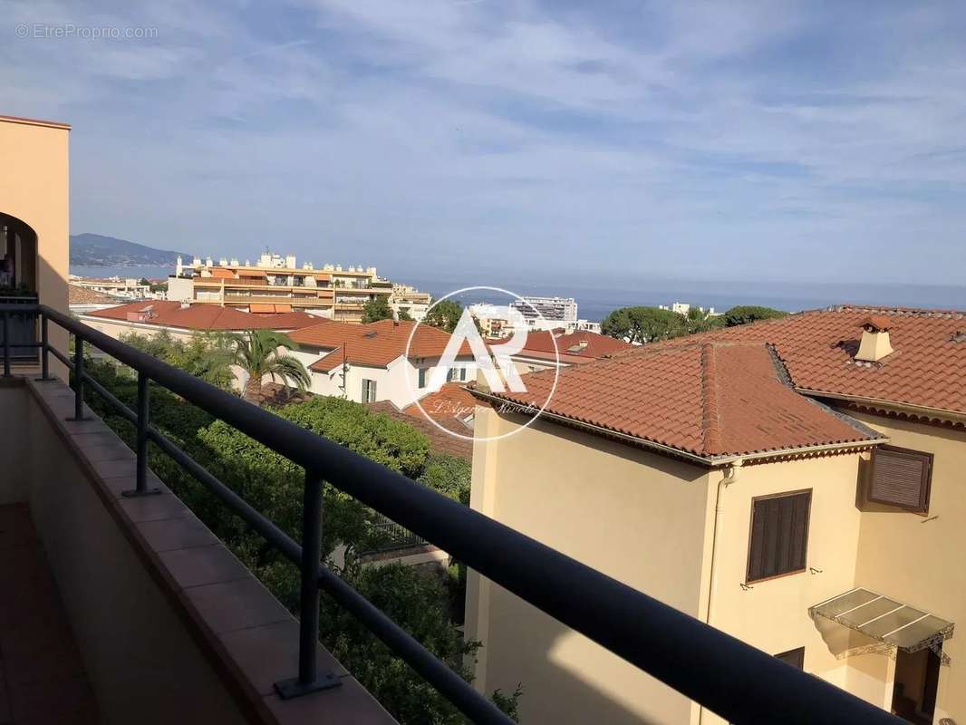 Appartement à ROQUEBRUNE-CAP-MARTIN