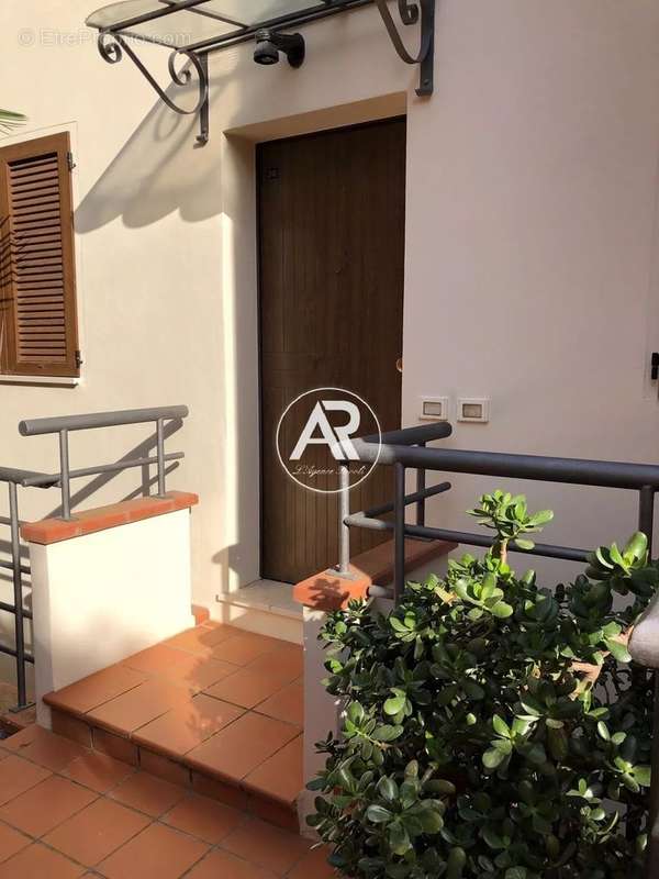 Appartement à ROQUEBRUNE-CAP-MARTIN