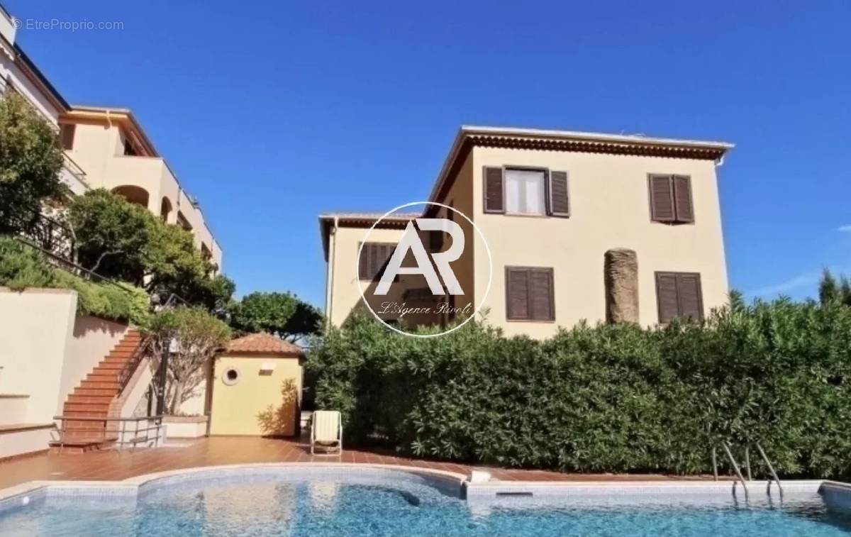 Appartement à ROQUEBRUNE-CAP-MARTIN