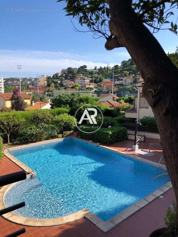 Appartement à ROQUEBRUNE-CAP-MARTIN