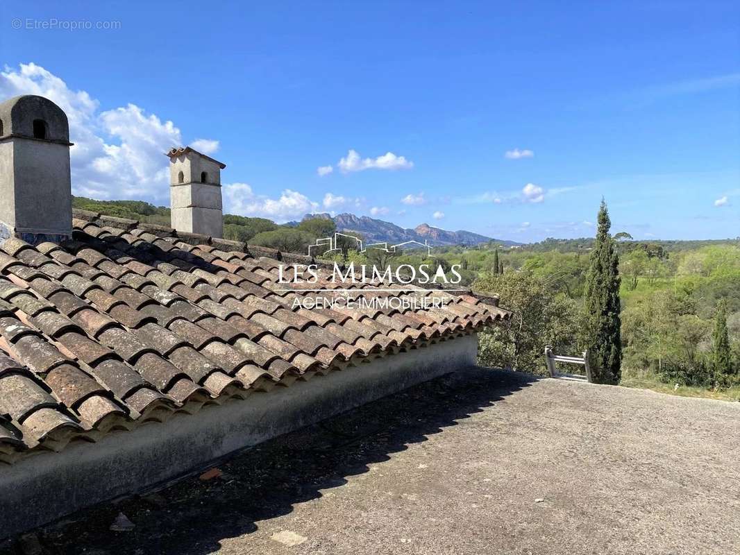 Maison à ROQUEBRUNE-SUR-ARGENS