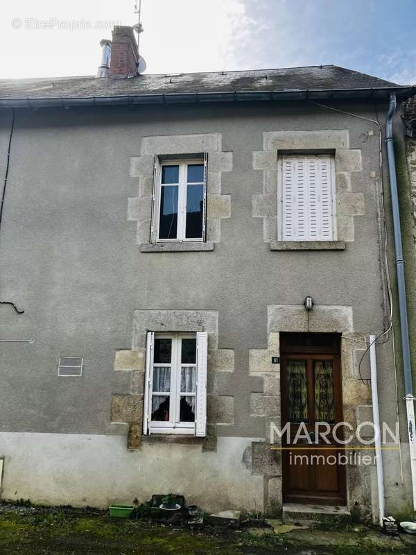 Maison à SAINT-PIERRE-DE-FURSAC