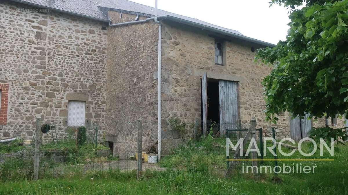 Maison à SAINT-PIERRE-DE-FURSAC