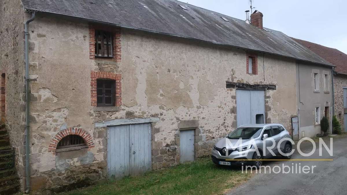 Maison à SAINT-PIERRE-DE-FURSAC