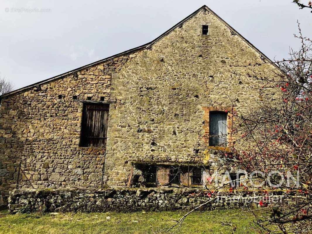 Maison à SAINT-PIERRE-DE-FURSAC