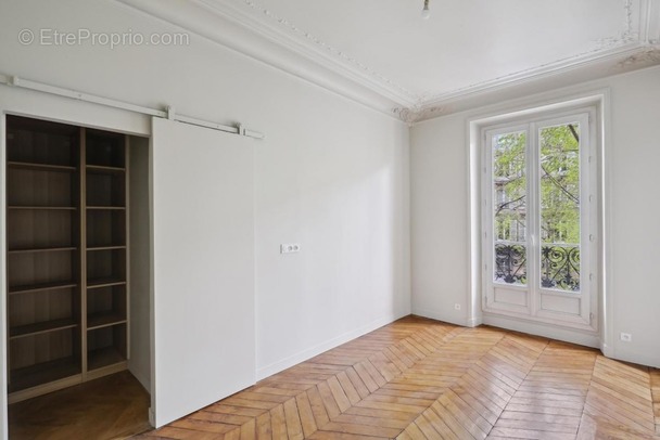 Appartement à PARIS-10E