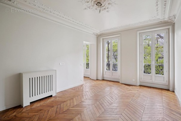 Appartement à PARIS-10E