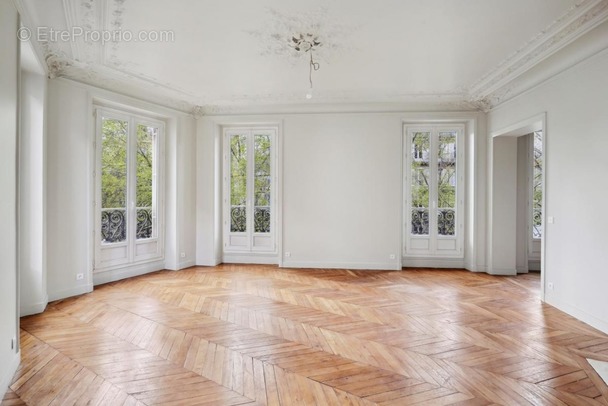 Appartement à PARIS-10E