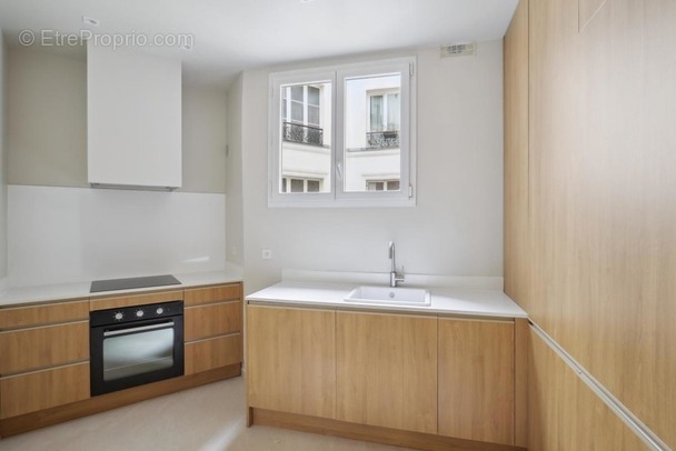 Appartement à PARIS-10E