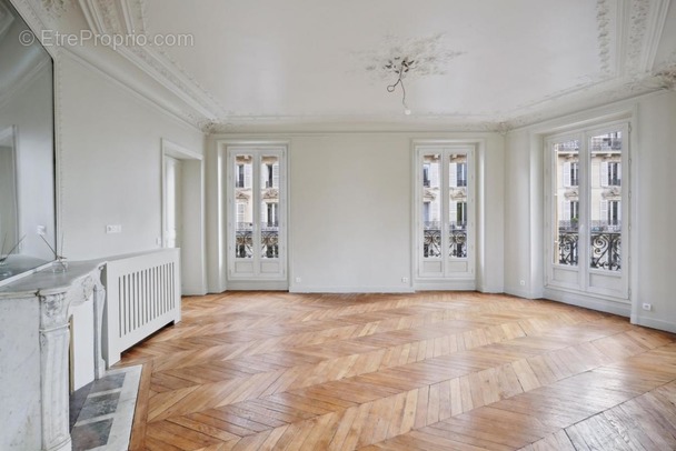 Appartement à PARIS-10E