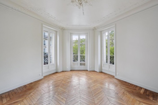 Appartement à PARIS-10E