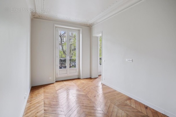 Appartement à PARIS-10E