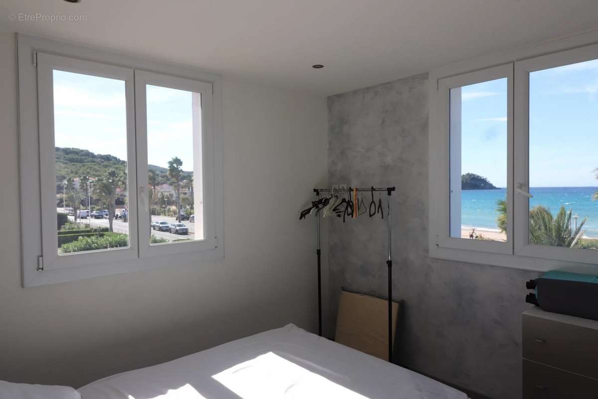 Appartement à SAINT-CYR-SUR-MER