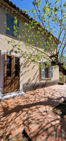 Maison à SAINT-CYR-SUR-MER