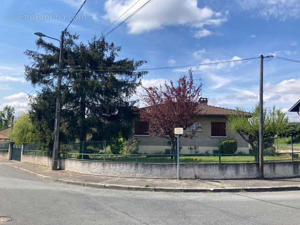 Maison à MONTMERLE-SUR-SAONE