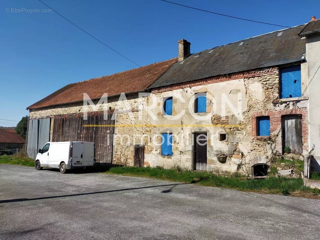 Maison à SAINT-PIERRE-DE-FURSAC