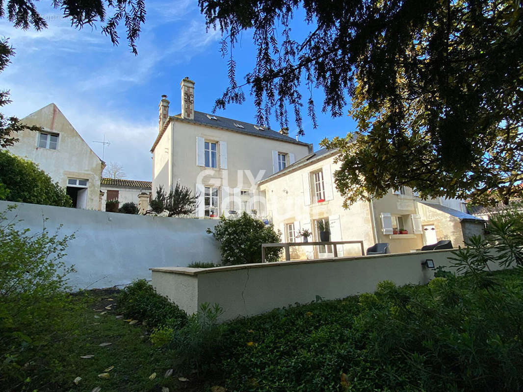 Maison à LE GUE-DE-VELLUIRE