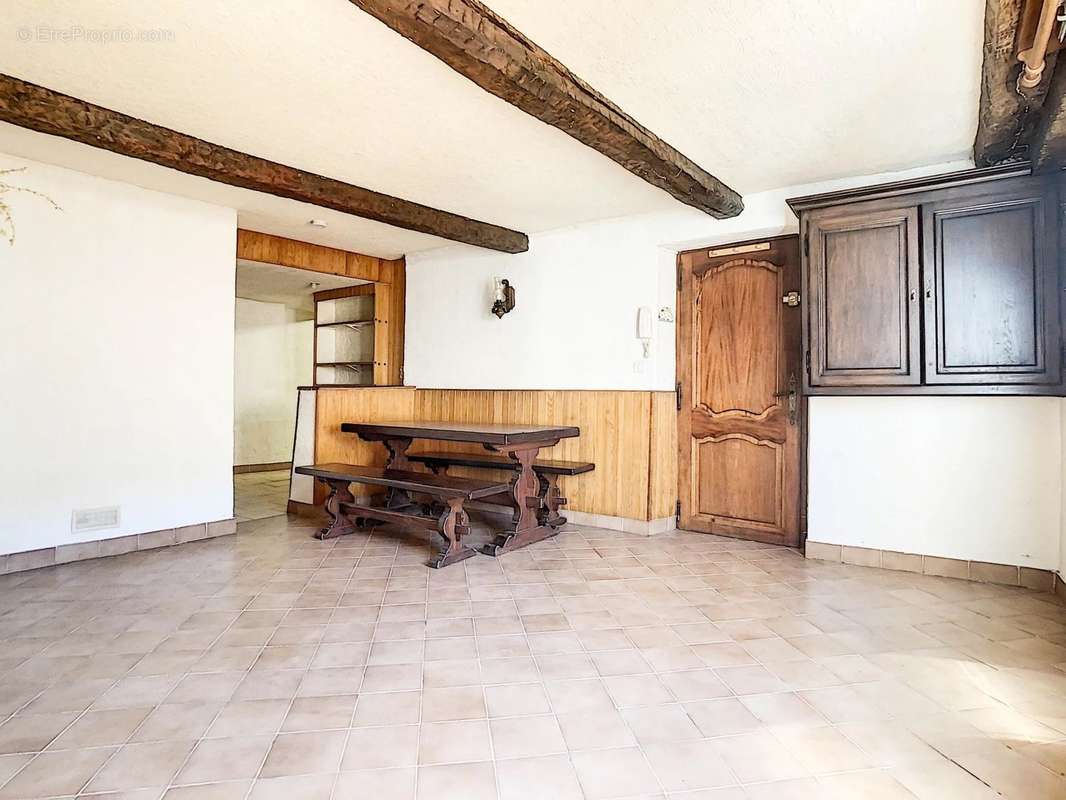 Appartement à ENTREVAUX