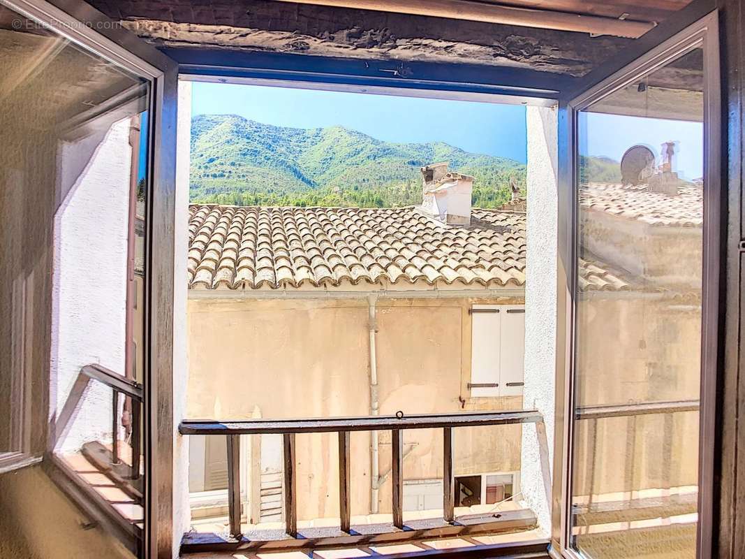 Appartement à ENTREVAUX