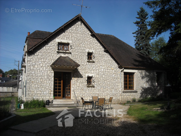 Maison à LA GUERCHE-SUR-L&#039;AUBOIS