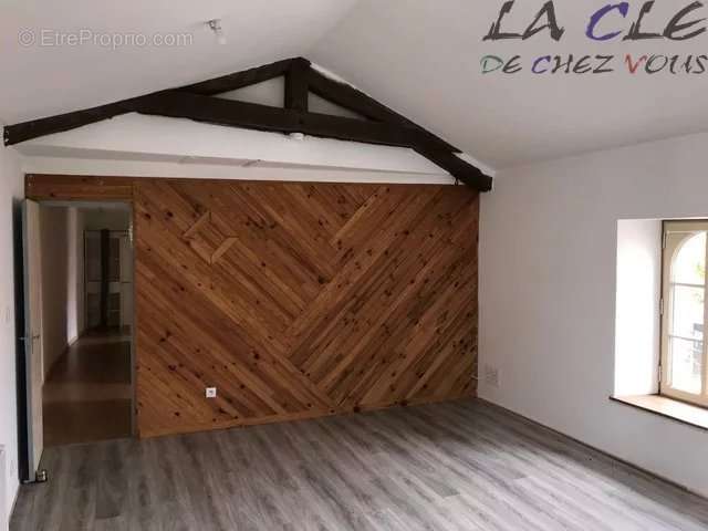 Appartement à COULONGES-SUR-L&#039;AUTIZE