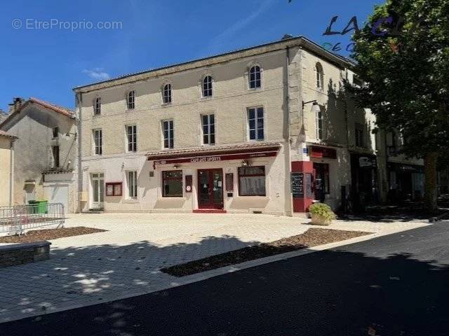 Appartement à COULONGES-SUR-L&#039;AUTIZE