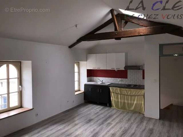 Appartement à COULONGES-SUR-L&#039;AUTIZE