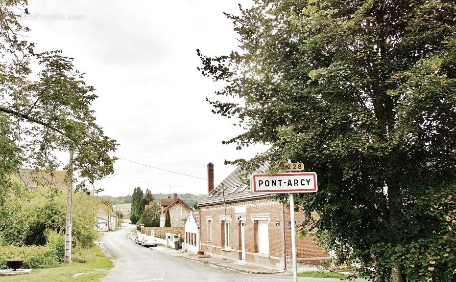 Terrain à PONT-ARCY