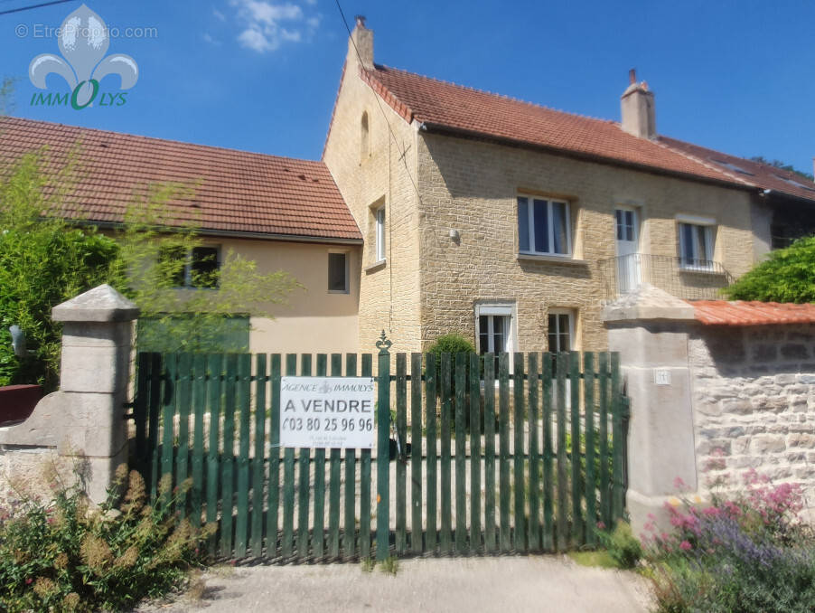 Maison à SAINT-LOUP-GEANGES