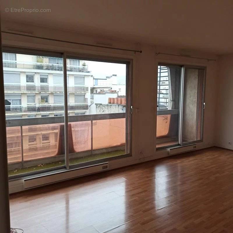 Appartement à PARIS-15E