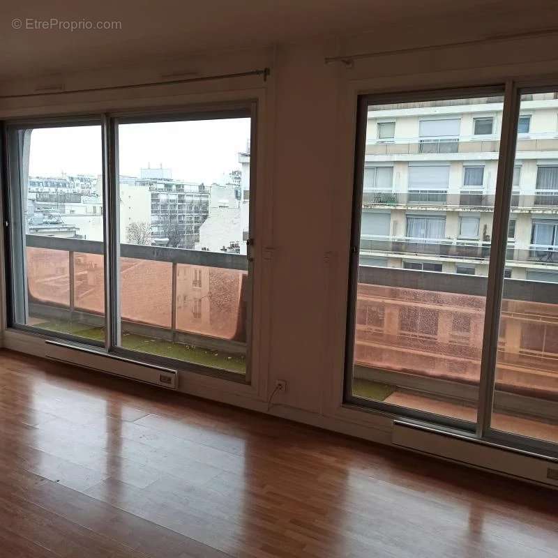 Appartement à PARIS-15E