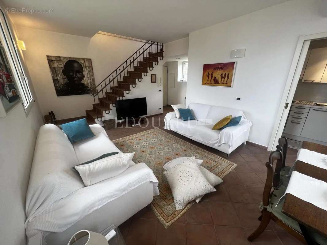 Appartement à ROQUEBRUNE-CAP-MARTIN